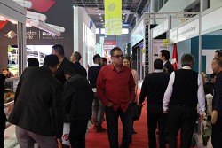 In the rapidly growing Turkish construction industry, there is very high demand for
internal and external sun protection systems, intelligent drive and control systems,
façade cladding, doors and gates (Source of picture: Messe Stuttgart).
